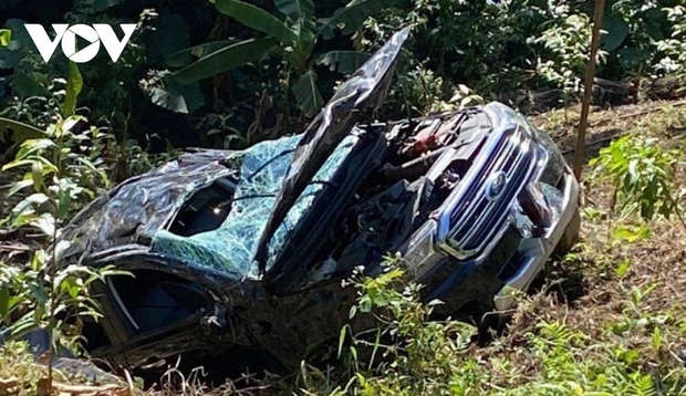 Xe ô tô chở 5 người lao xuống vực ở Chợ Mới, Bắc Kạn-1