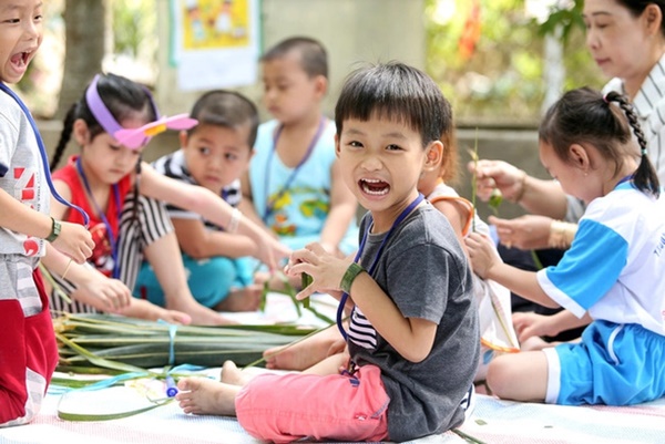 Những lợi ích khi cha mẹ cho trẻ đi học sớm-1