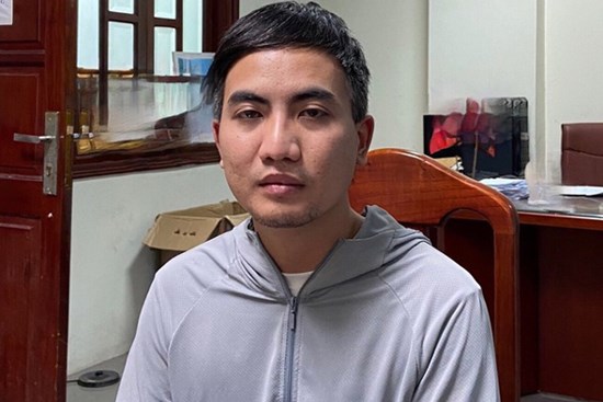 Chủ cửa hàng điện thoại lừa đảo người dân gần 9 tỷ đồng