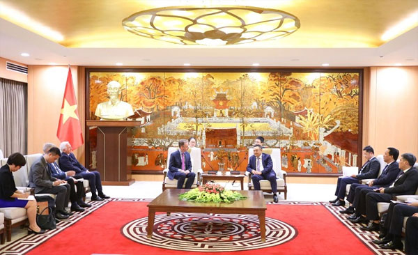 Chủ tịch UBND Thành phố Trần Sỹ Thanh tiếp Đại sứ Ireland tại Việt Nam-2