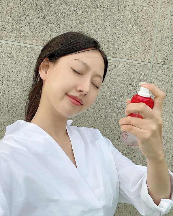 Bác sĩ khuyên: Nên có 2 thứ này trong chu trình dưỡng mùa Thu để da luôn căng mọng-2