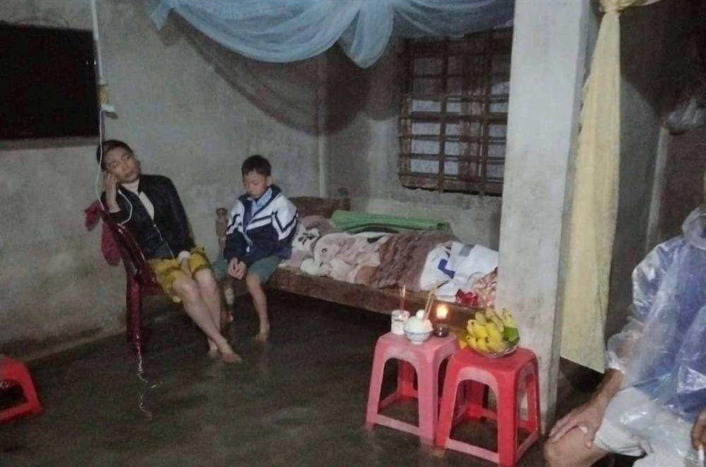 Người đàn ông tử vong trong lũ, để lại vợ con bơ vơ-1