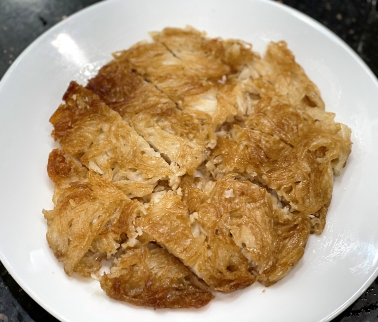 Vào bếp trổ tài làm phở bò xào giòn đổi món cho cả nhà-3