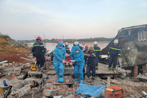 Diễn cảnh đánh nhau để câu view, bị công an mời lên phường xử lý thật-3