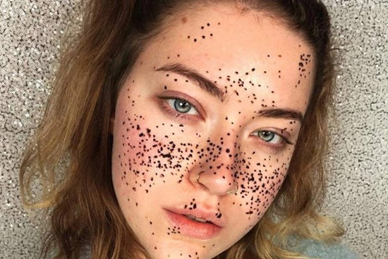 Mẹo làm đẹp độc hại trên TikTok