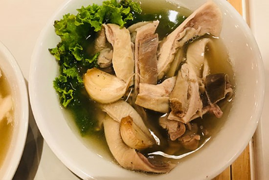 Cách loại bỏ hoàn toàn mùi hôi của dạ dày heo trước khi chế biến