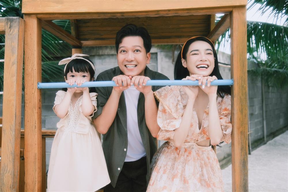 Hé lộ phòng riêng của con gái Trường Giang - Nhã Phương tại biệt thự ngoại ô-1