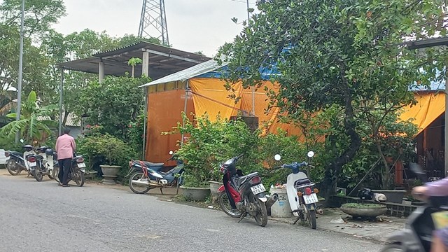 Vụ căn nhà cạnh sông Thạch Hãn đổ sập: Bố cố gắng đẩy con trai ra ngoài-2