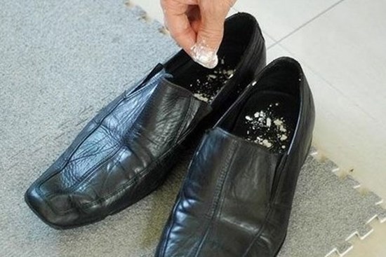 Top 15 mẹo hiệu quả nhất giúp khử mùi hôi giày dễ dàng mà không cần phải giặt