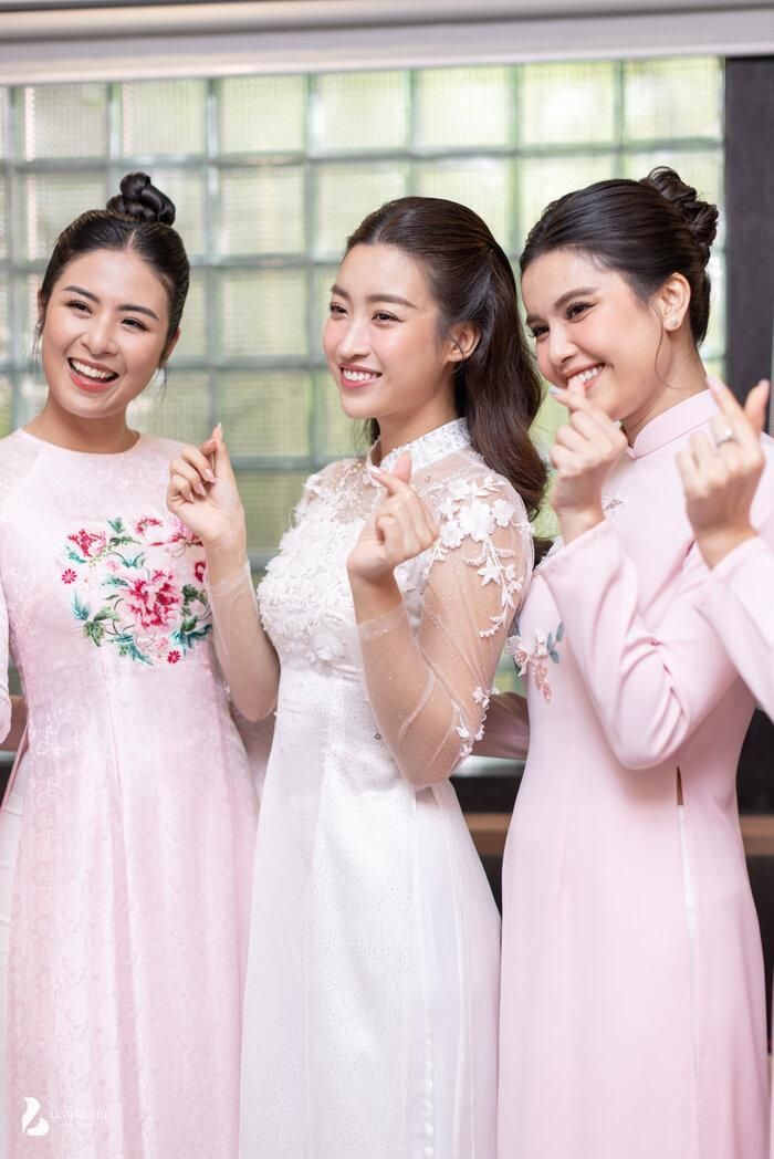 Đỗ Mỹ Linh diện áo dài trắng tinh khôi trong ngày ăn hỏi: Nụ cười hạnh phúc viên mãn-5