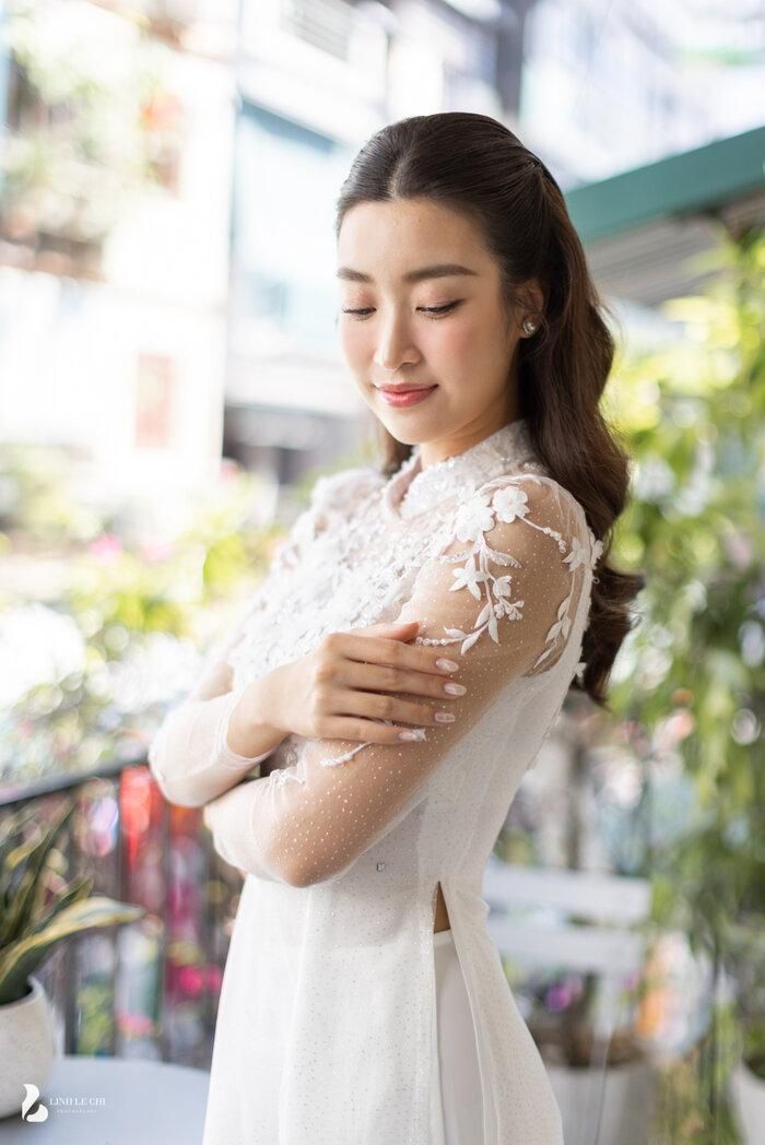 Đỗ Mỹ Linh diện áo dài trắng tinh khôi trong ngày ăn hỏi: Nụ cười hạnh phúc viên mãn-2