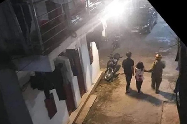 Điều tra vụ siêu thị mất 130 điện thoại sau khi cho người dân vào tránh lụt-2