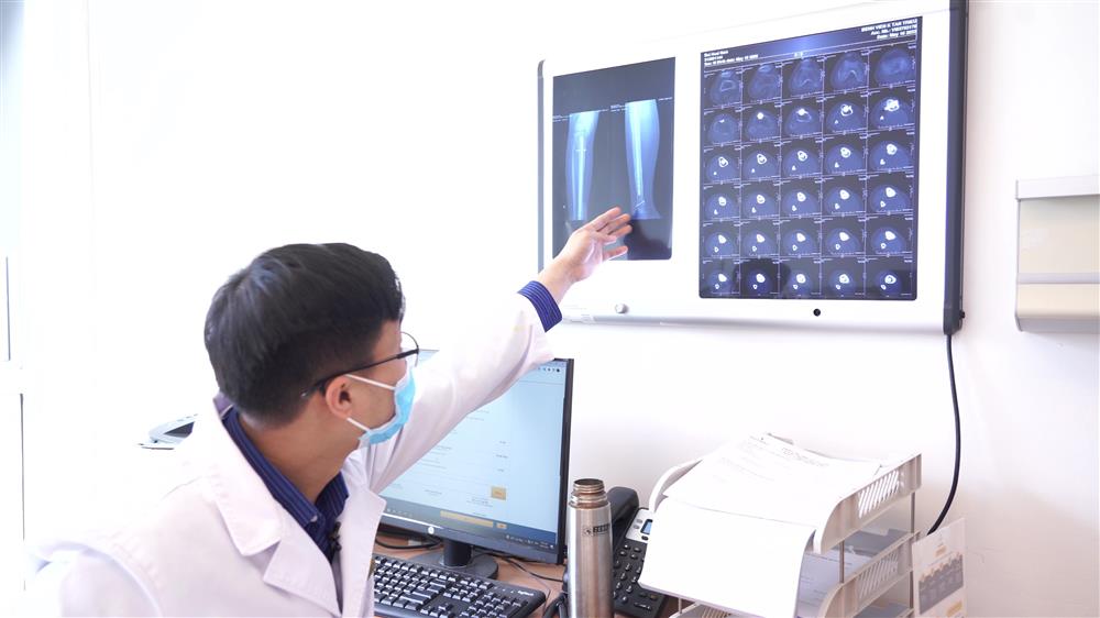 Bệnh nhân đầu tiên ở Việt Nam điều trị ung thư xương bằng ni tơ lỏng hồi phục thần kỳ-3