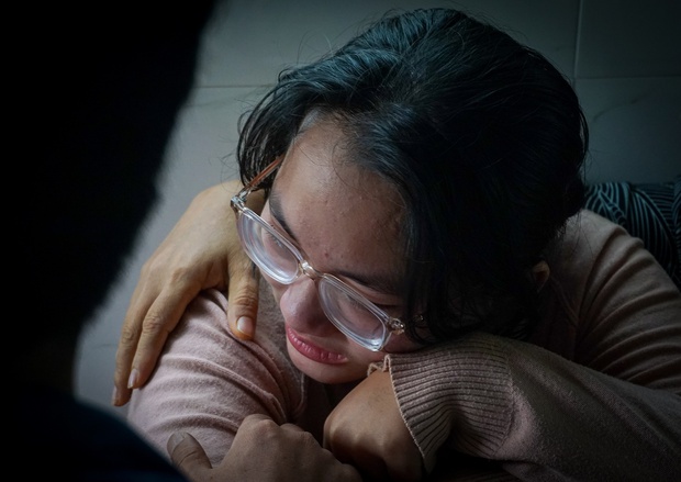 Nữ sinh bị lũ cuốn tử vong sau khi cứu em 5 tuổi đặt lên tấm ván-7