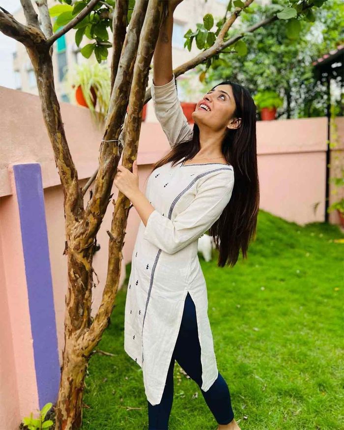 Mỹ nhân Ấn Độ 30 tuổi treo cổ tự tử thương tâm, bạn trai cũ bỏ trốn-1