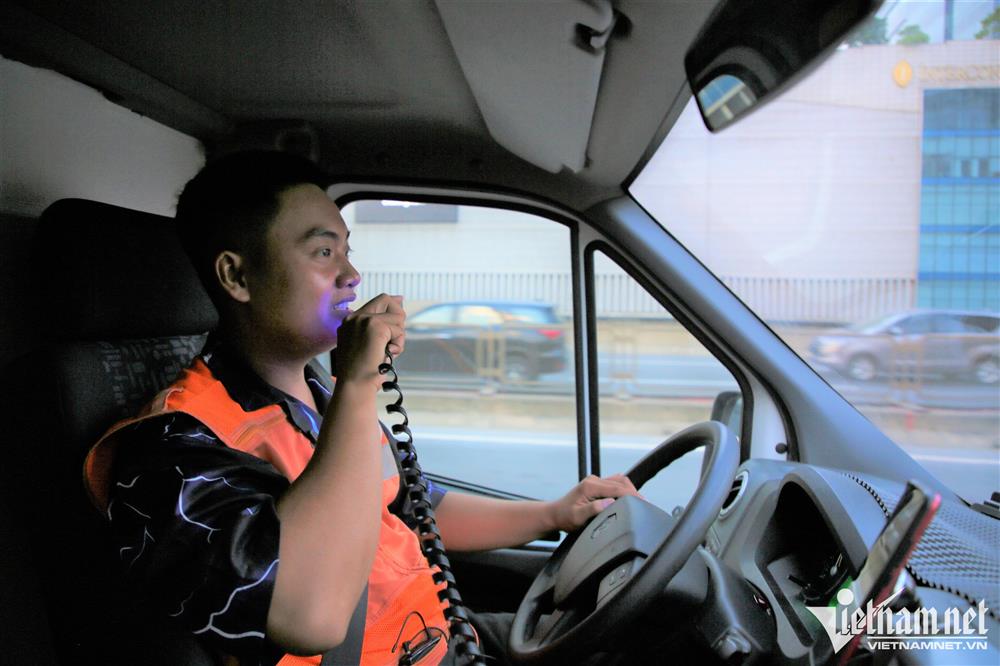 Tiếng còi xe cấp cứu và việc không tuân thủ luật đến mức vô cảm của lái xe-5