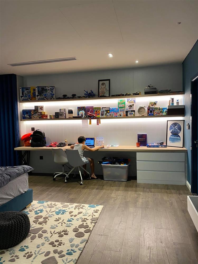 Nhìn phòng riêng của con gái Cường Đô la, biết ngay mức độ coi trọng giáo dục của gia đình như thế nào-20