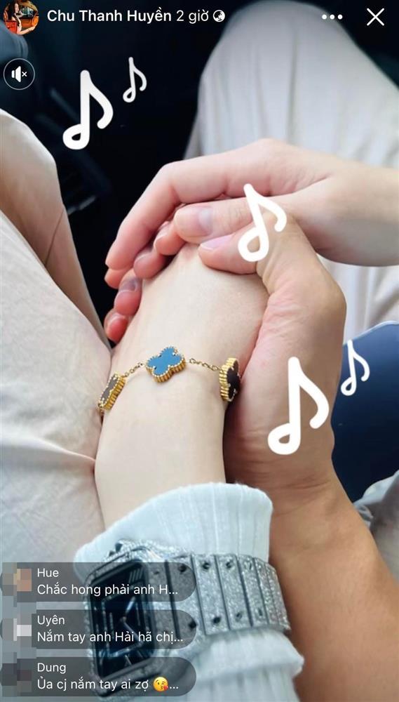 Bồ hot girl công khai tình tứ với Quang Hải ở trời Tây-1