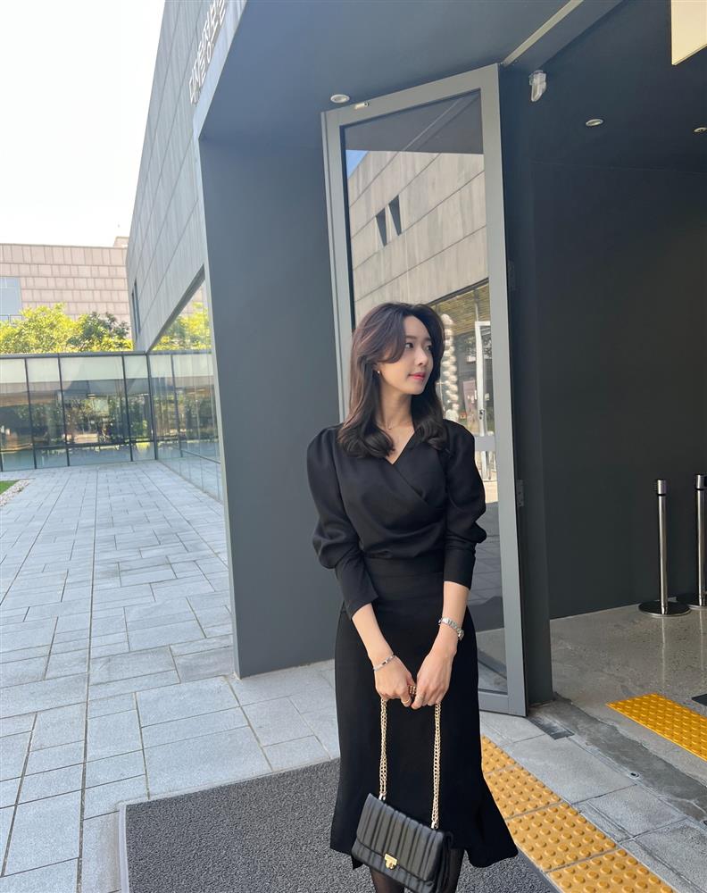 6 chiêu diện đồ đen sang chảnh, không sợ dìm da xỉn màu, kém sang-7