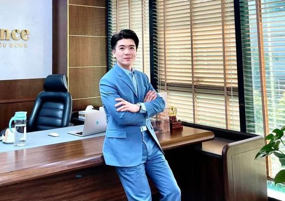 Con trai cả bầu Hiển - Đỗ Quang Vinh để lộ tủ giày hàng hiệu nhiều không đếm xuể trong biệt thự-6