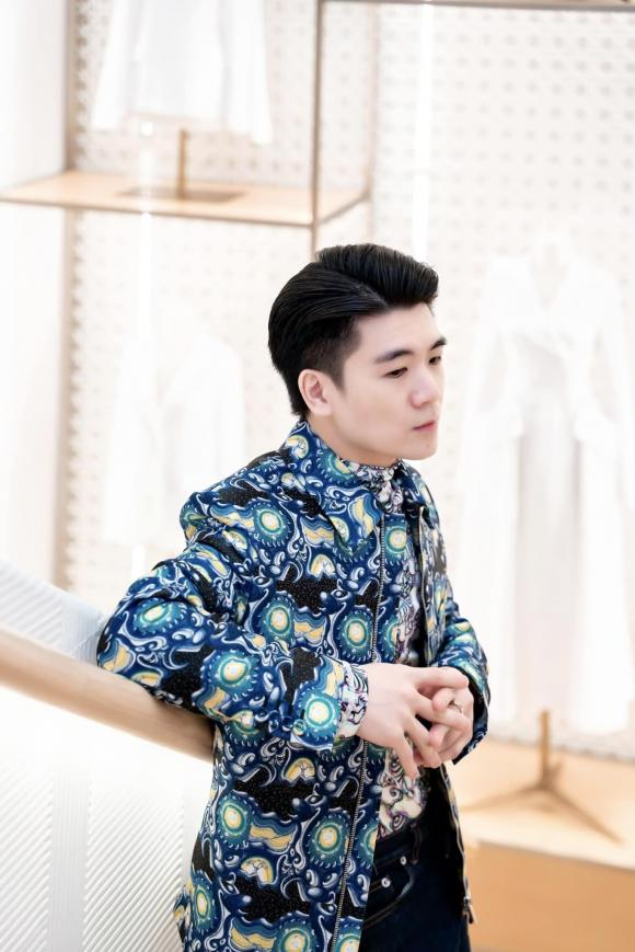 Con trai cả bầu Hiển - Đỗ Quang Vinh để lộ tủ giày hàng hiệu nhiều không đếm xuể trong biệt thự-10