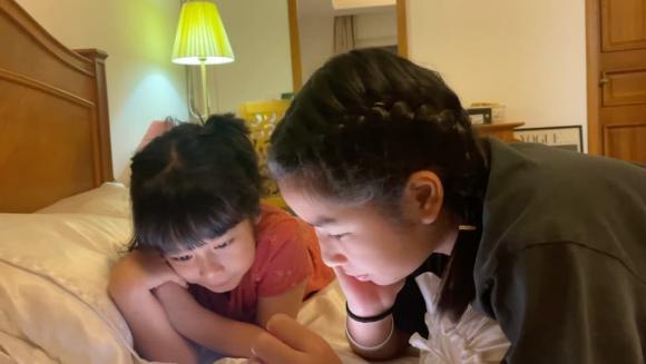 Lưu Hương Giang mong muốn 2 con gái chụp ảnh tình cảm nhưng cái kết lại quá hài-2