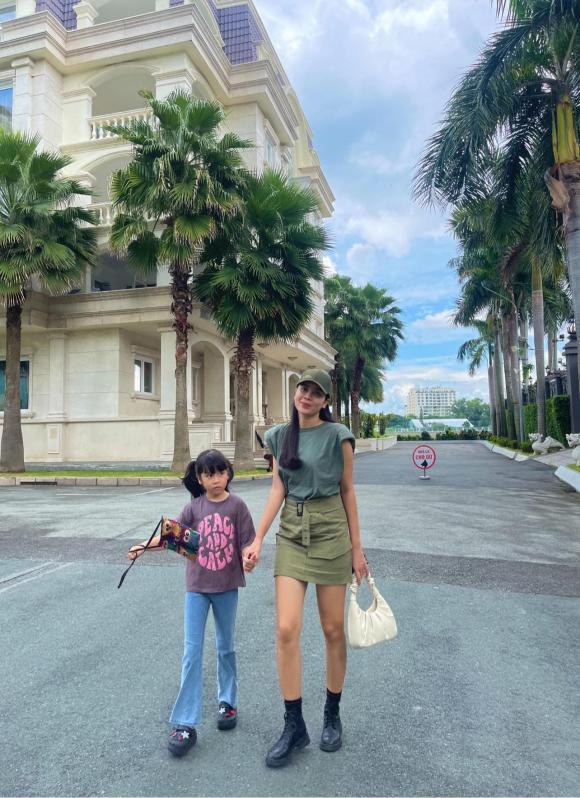 Lưu Hương Giang mong muốn 2 con gái chụp ảnh tình cảm nhưng cái kết lại quá hài-5