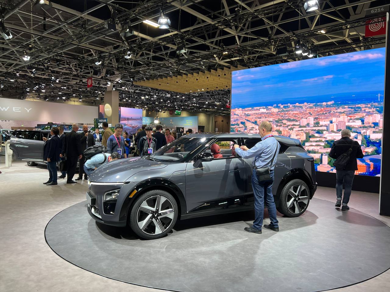 4 mẫu xe điện VinFast hút khách ở Paris Motor Show 2022-5