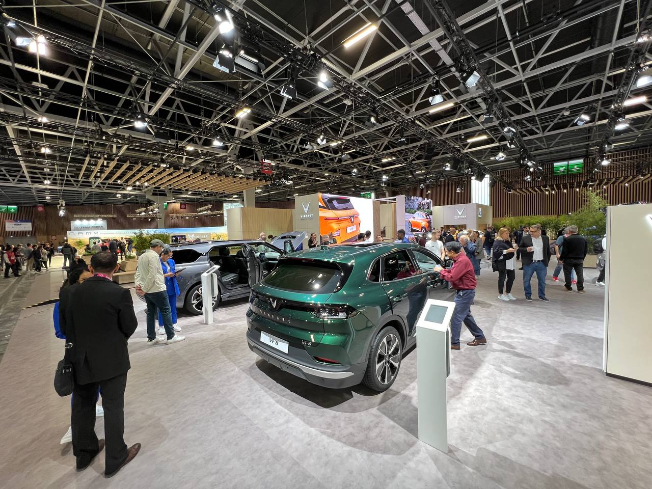 4 mẫu xe điện VinFast hút khách ở Paris Motor Show 2022-6