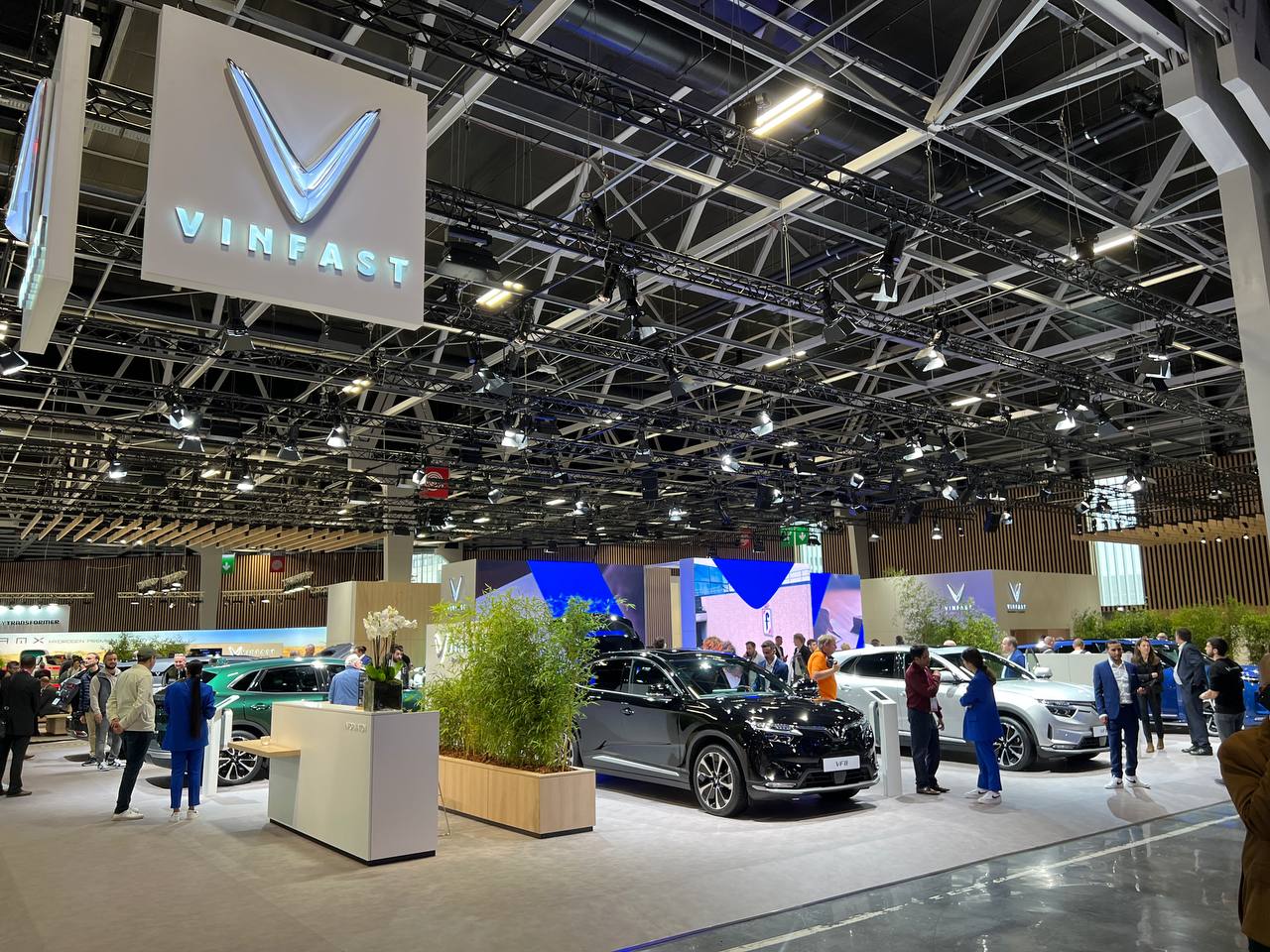 4 mẫu xe điện VinFast hút khách ở Paris Motor Show 2022-8