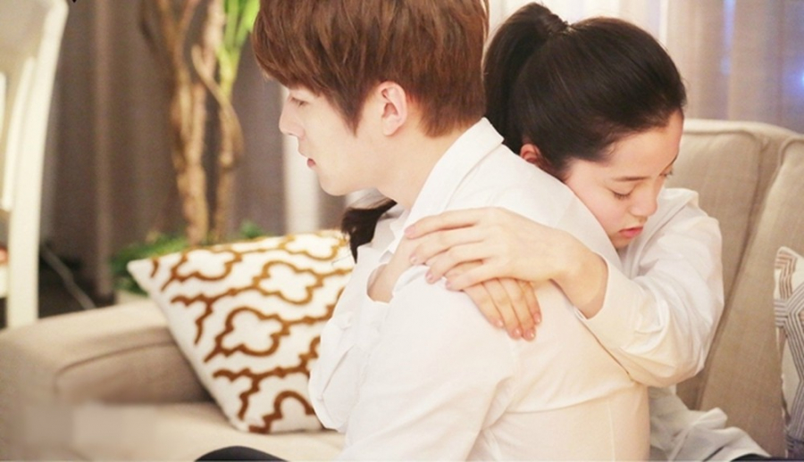 Năm nào cũng tặng quà 20/10 cho vợ nhưng vẫn bị chê vô tâm, năm nay tôi mặc kệ về nhà ngủ mới biết mình sai-1