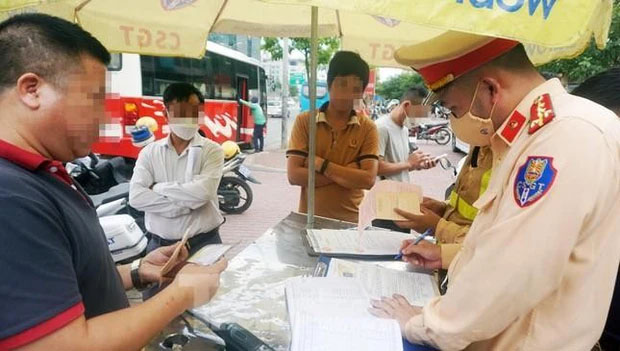 Đề xuất CSGT không cần chào người thiếu văn hoá-1