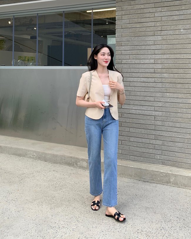 Lý do bạn nên sắm áo khoác màu be cho tủ đồ mùa lạnh-3