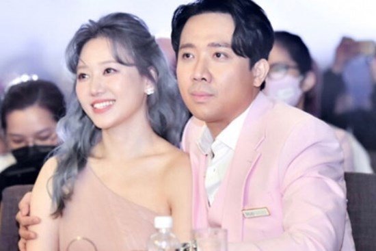 Hari Won bị mẹ hỏi chuyện mang bầu, Trấn Thành để lại bình luận gây chú ý