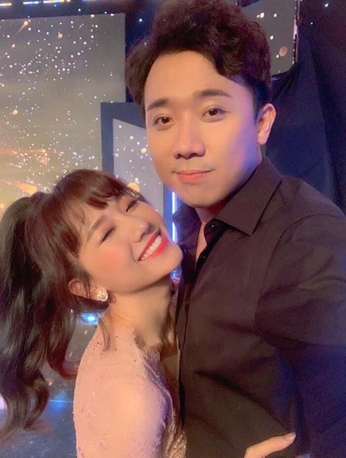 Hari Won bị mẹ hỏi chuyện mang bầu, Trấn Thành để lại bình luận gây chú ý-4