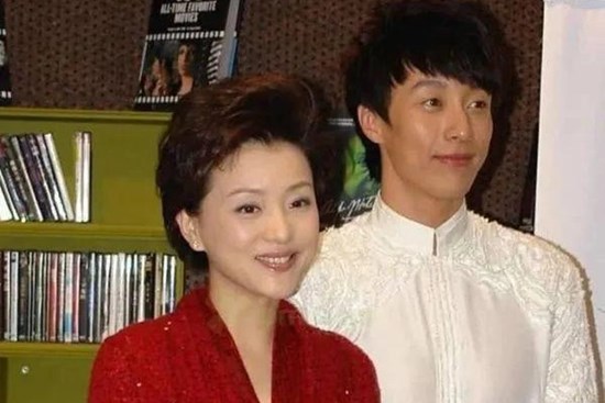 Nữ MC 'giàu sụ' vẫn nhất quyết cho con học trường công vì lý do này