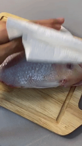 Món cá chiên sốt mắm ớt cay cay cho bữa cơm ngày mưa lạnh-2