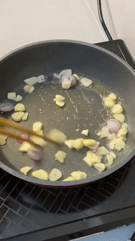 Món cá chiên sốt mắm ớt cay cay cho bữa cơm ngày mưa lạnh-4