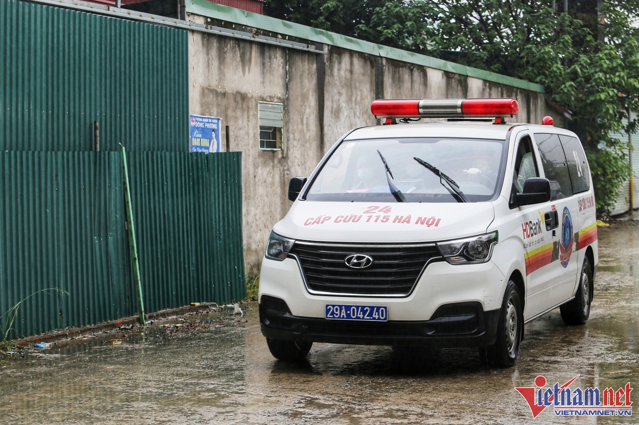 Vụ cháy kho ở Hà Nội: 1 người tử vong, 800m2 nhà xưởng bị thiêu rụi-3