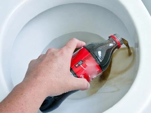 Hòa muối với nước ngọt giải quyết nhiều vấn đề nhà nào cũng gặp: Bạn sẽ tiếc vì không biết sớm hơn-3