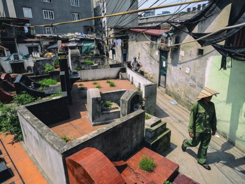 Người xưa dặn: ‘Mộ trước cửa, nước sau nhà’, 2 điều tối kỵ con cháu không tránh họa đến 5 đời-2