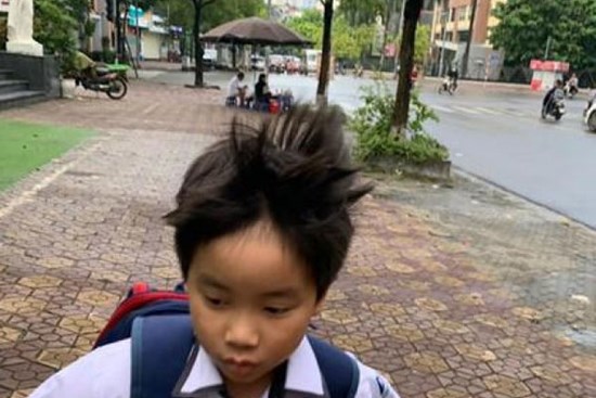 Học sinh 'gà gật' đến trường vì vào học sớm: Sao phải khổ thế?