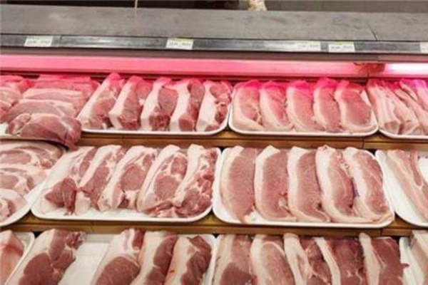 Chậu rửa bát dùng lâu sẽ bẩn, bốc mùi hôi khó chịu, xịt thứ này vào là sạch bong ngoài mong đợi-6