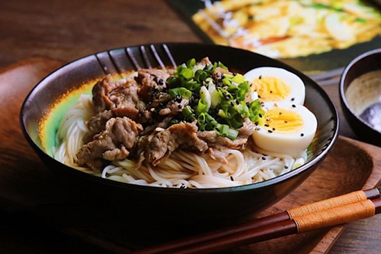 Mì bò trộn kiểu Nhật: Bữa ăn 1 món duy nhất vẫn đảm bảo đủ chất mà ngon