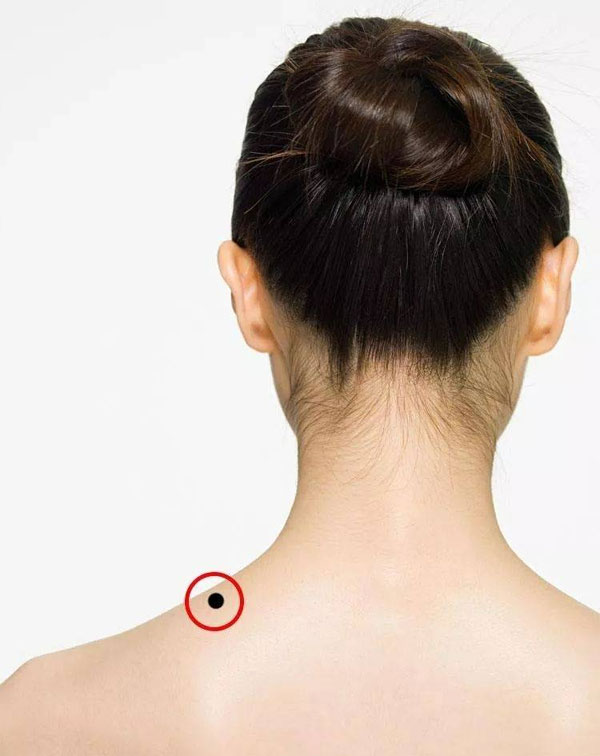 Người có nốt ruồi ở vị trí này trên lưng có số phú quý, càng già càng giàu-1