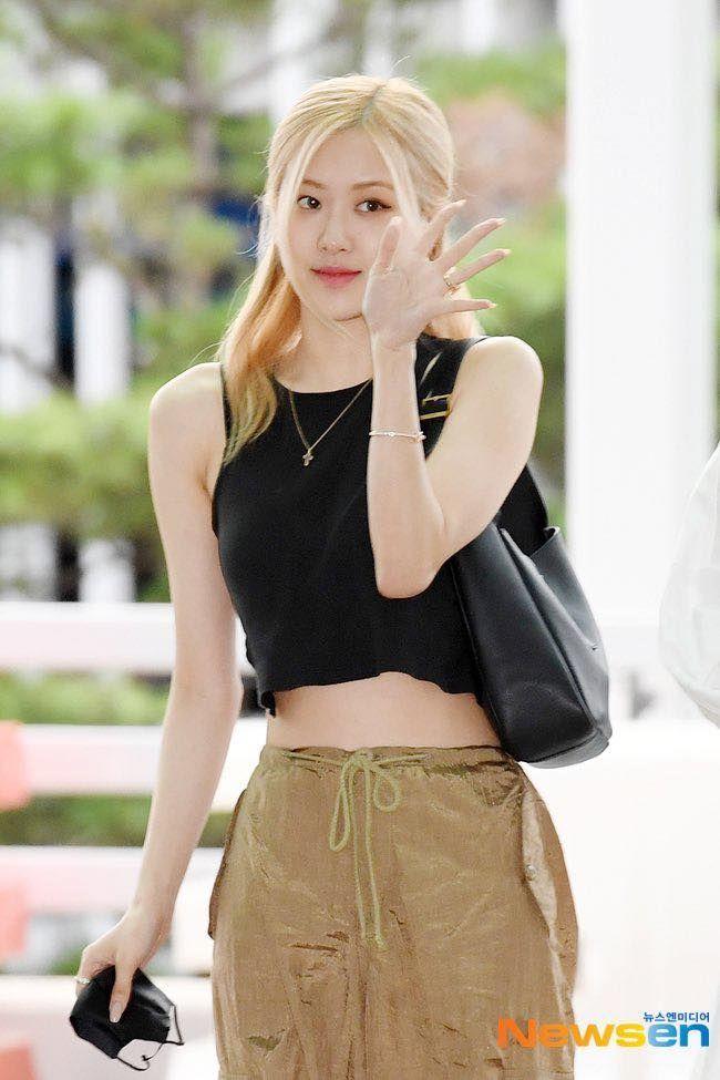 Rosé BLACKPINK trước kín bưng, nay toàn khoe eo con kiến-3