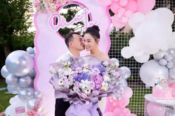 Clip Shark Bình hát tặng Phương Oanh và hội chị em nhân ngày 20/10-5