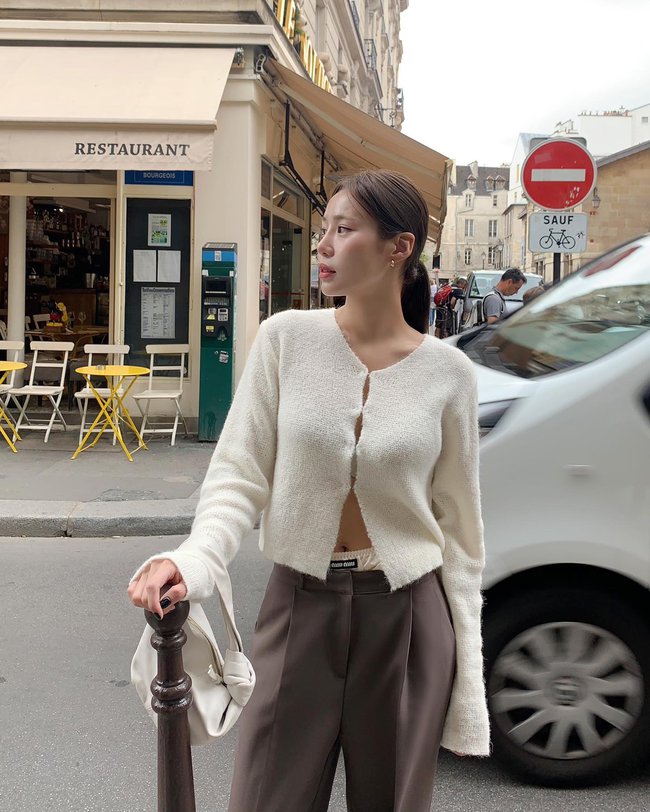 Mặc áo len mỏng theo 10 cách trẻ trung, chuẩn sành điệu-4