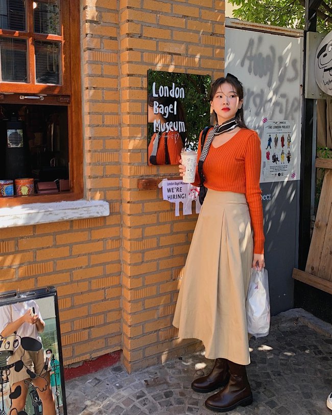 Mặc áo len mỏng theo 10 cách trẻ trung, chuẩn sành điệu-8