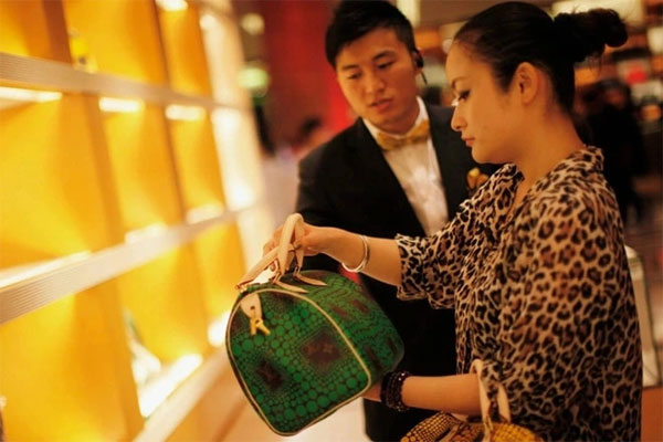 Những người giàu ở Trung Quốc cũng nằm im-2